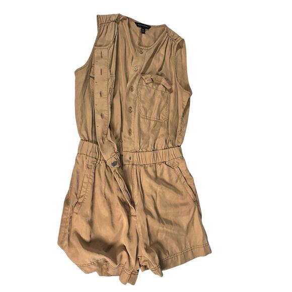 Banana Republic Size XS Utility Romper Latte Shorts Safari Classic Luxury Button - Picture 4 of 11